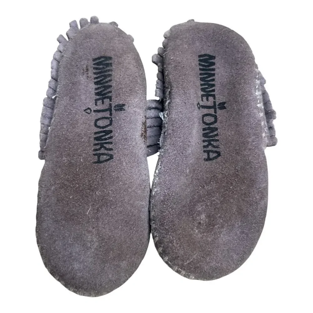 Minnetonka Taupe Leather Soft Sole Moccasins Infant’s Shoe Size 2